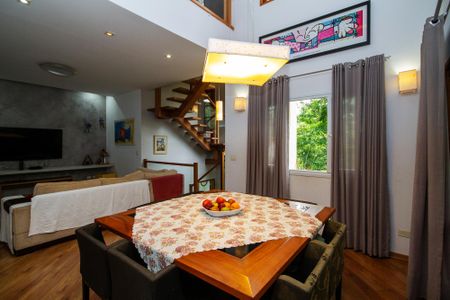 Casa de condomínio para alugar com 380m², 3 quartos e 4 vagasSala de Jantar