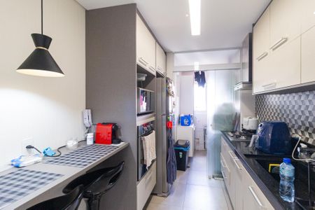 Apartamento à venda com 77m², 2 quartos e 1 vagaCozinha e área de serviço