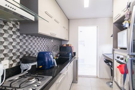Apartamento à venda com 77m², 2 quartos e 1 vagaCozinha e área de serviço