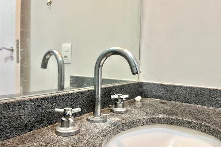 Apartamento à venda com 64m², 2 quartos e 1 vaga Apartamento à venda com 64m², 2 quartos e 1 vagaBanheiro Corredor