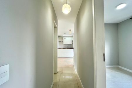 Corredor de apartamento para alugar com 2 quartos, 64m² em Vila Paulista, São Paulo