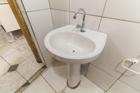 Banheiro de casa para alugar com 1 quarto, 35m² em Vila Nova Curuca, São Paulo