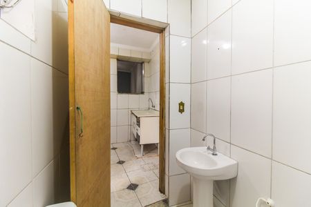 Banheiro de casa para alugar com 1 quarto, 35m² em Vila Nova Curuca, São Paulo