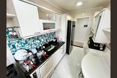 Apartamento à venda com 65m², 2 quartos e 2 vagas Apartamento à venda com 65m², 2 quartos e 2 vagasCozinha