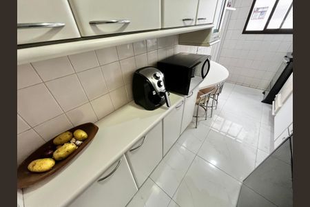 Apartamento à venda com 65m², 2 quartos e 2 vagas Apartamento à venda com 65m², 2 quartos e 2 vagasCozinha