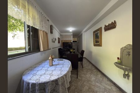 Casa à venda com 4 quartos, 380m² em Granja Vista Alegre, Contagem