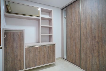 Apartamento à venda com 290m², 3 quartos e 4 vagasQuarto de Serviço