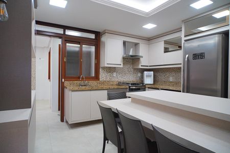 Apartamento à venda com 290m², 3 quartos e 4 vagasCozinha