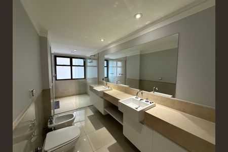 Apartamento à venda com 290m², 3 quartos e 4 vagasBanheiro da Suíte 3