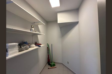 Apartamento à venda com 290m², 3 quartos e 4 vagasQuarto de Serviço