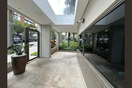 Apartamento à venda com 290m², 3 quartos e 4 vagasFachada e portaria