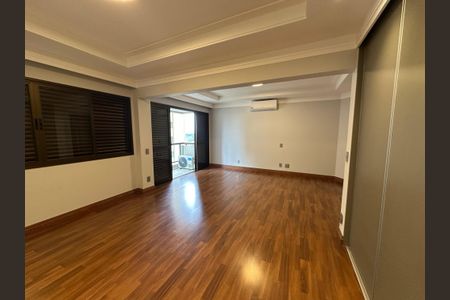 Apartamento à venda com 290m², 3 quartos e 4 vagasSuíte 3