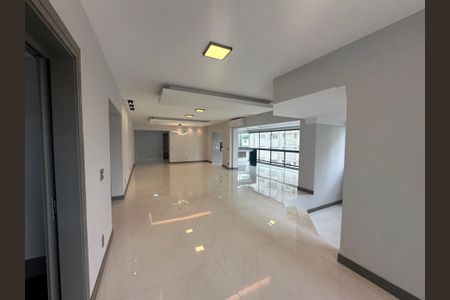 Apartamento à venda com 290m², 3 quartos e 4 vagasSala