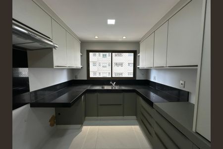 Apartamento à venda com 290m², 3 quartos e 4 vagasCozinha