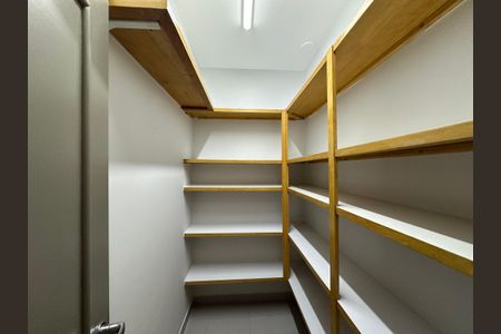 Apartamento à venda com 290m², 3 quartos e 4 vagasDespensa