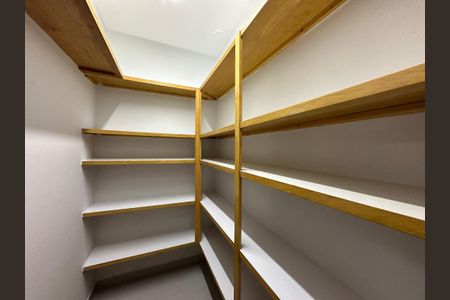 Apartamento à venda com 290m², 3 quartos e 4 vagasDespensa