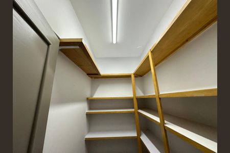 Apartamento à venda com 290m², 3 quartos e 4 vagasDespensa