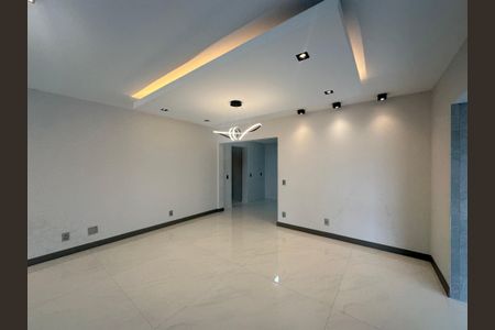 Apartamento à venda com 290m², 3 quartos e 4 vagasSala