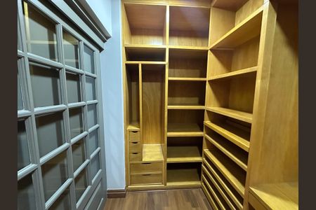 Apartamento à venda com 290m², 3 quartos e 4 vagasCloset da suíte 3