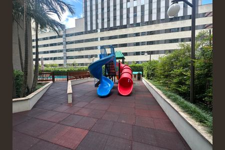 Apartamento à venda com 290m², 3 quartos e 4 vagasÁrea comum - Playground