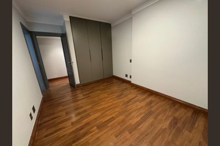 Apartamento à venda com 290m², 3 quartos e 4 vagasSuíte 2