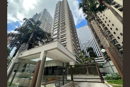 Apartamento à venda com 290m², 3 quartos e 4 vagasFachada e portaria