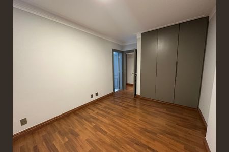 Apartamento à venda com 290m², 3 quartos e 4 vagasSuíte 2