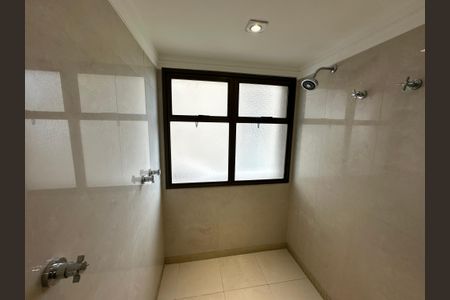 Apartamento à venda com 290m², 3 quartos e 4 vagasBanheiro da Suíte 3