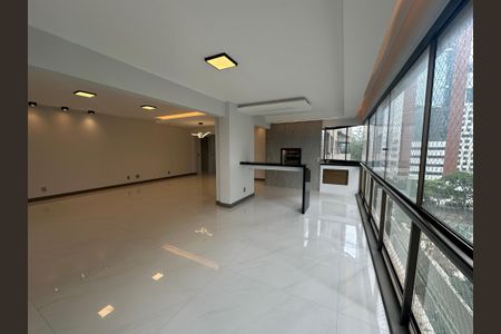 Apartamento à venda com 290m², 3 quartos e 4 vagasVaranda da Sala