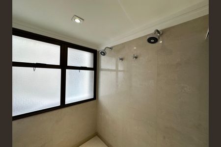 Apartamento à venda com 290m², 3 quartos e 4 vagasBanheiro da Suíte 3