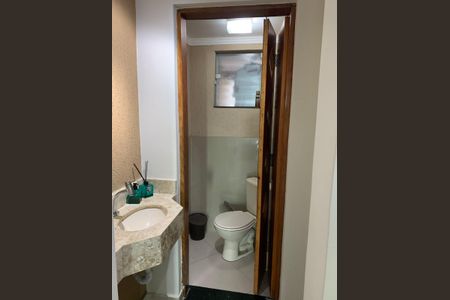 Casa à venda com 230m², 3 quartos e 4 vagas Casa à venda com 230m², 3 quartos e 4 vagasBanheiro