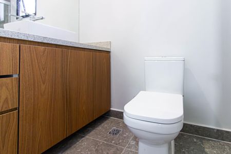Apartamento à venda com 72m², 2 quartos e 2 vagas Apartamento à venda com 72m², 2 quartos e 2 vagasBanheiro da Suíte 1