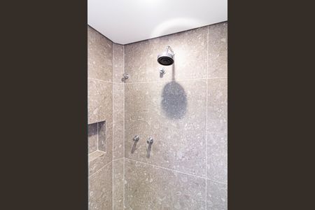 Apartamento à venda com 72m², 2 quartos e 2 vagas Apartamento à venda com 72m², 2 quartos e 2 vagasBanheiro da Suíte 1