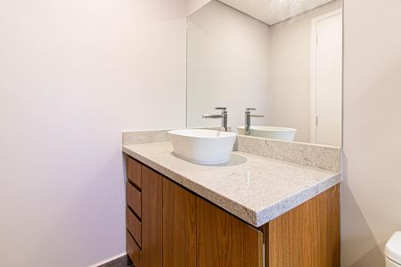 Apartamento à venda com 72m², 2 quartos e 2 vagas Apartamento à venda com 72m², 2 quartos e 2 vagasBanheiro da Suíte 2