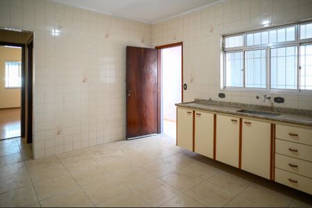 Casa à venda com 130m², 2 quartos e 2 vagas