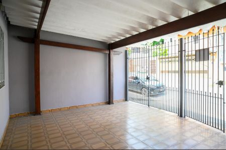 Casa à venda com 130m², 2 quartos e 2 vagas