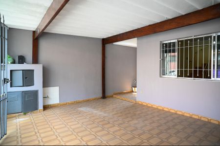 Casa à venda com 130m², 2 quartos e 2 vagas