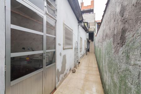 Casa para alugar com 200m², 2 quartos e 2 vagasCorredor