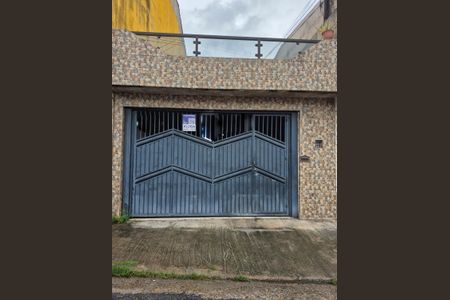 Casa para alugar com 200m², 2 quartos e 2 vagasFachada