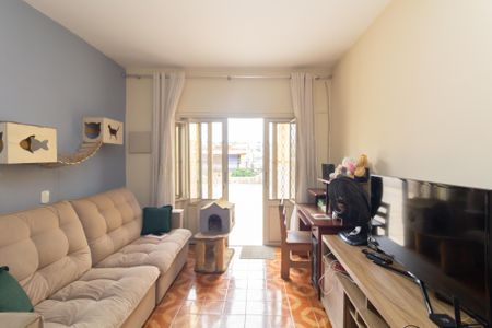 Casa para alugar com 200m², 2 quartos e 2 vagasSala