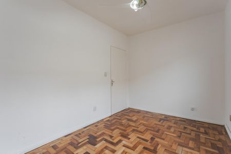 Quarto 1 de apartamento para alugar com 2 quartos, 57m² em Jardim Sabará, Porto Alegre