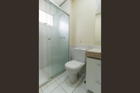 Apartamento à venda com 84m², 2 quartos e 2 vagas Apartamento à venda com 84m², 2 quartos e 2 vagasBanheiro da Suíte