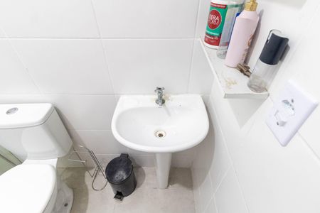 Casa para alugar com 150m², 2 quartos e 1 vaga Casa para alugar com 150m², 2 quartos e 1 vagaBanheiro