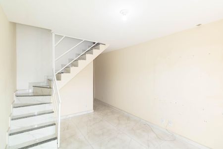 Casa para alugar com 150m², 2 quartos e 1 vaga Casa para alugar com 150m², 2 quartos e 1 vagaSala