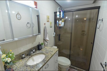 Apartamento à venda com 170m², 3 quartos e 1 vaga Apartamento à venda com 170m², 3 quartos e 1 vagaBanheiro 1