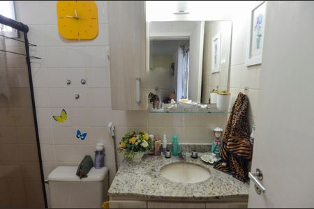 Apartamento à venda com 170m², 3 quartos e 1 vaga Apartamento à venda com 170m², 3 quartos e 1 vagaBanheiro 2