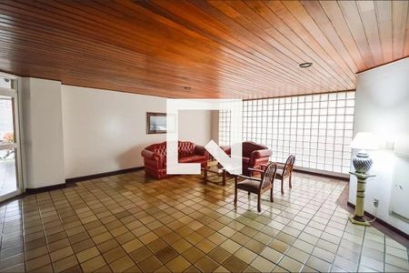 Apartamento à venda com 170m², 3 quartos e 1 vaga Apartamento à venda com 170m², 3 quartos e 1 vagaHall