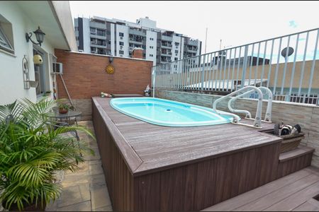 Apartamento à venda com 170m², 3 quartos e 1 vaga Apartamento à venda com 170m², 3 quartos e 1 vagaTerraço