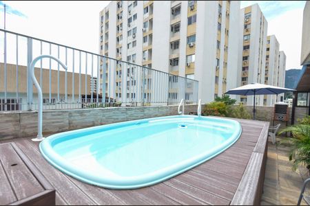 Apartamento à venda com 170m², 3 quartos e 1 vaga Apartamento à venda com 170m², 3 quartos e 1 vagaTerraço