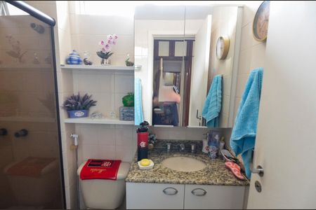 Apartamento à venda com 170m², 3 quartos e 1 vaga Apartamento à venda com 170m², 3 quartos e 1 vagaBanheiro da Suíte